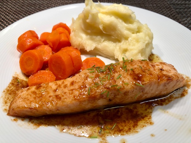 Pan-fried salmon with 2 easy sauces - Pan-fried Samon with soy butter sauce
