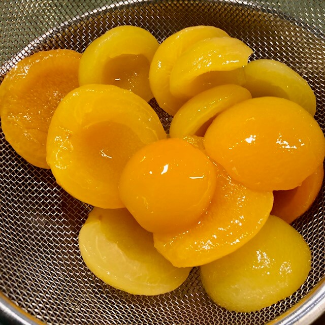 Apricot custard tart - canned apricots