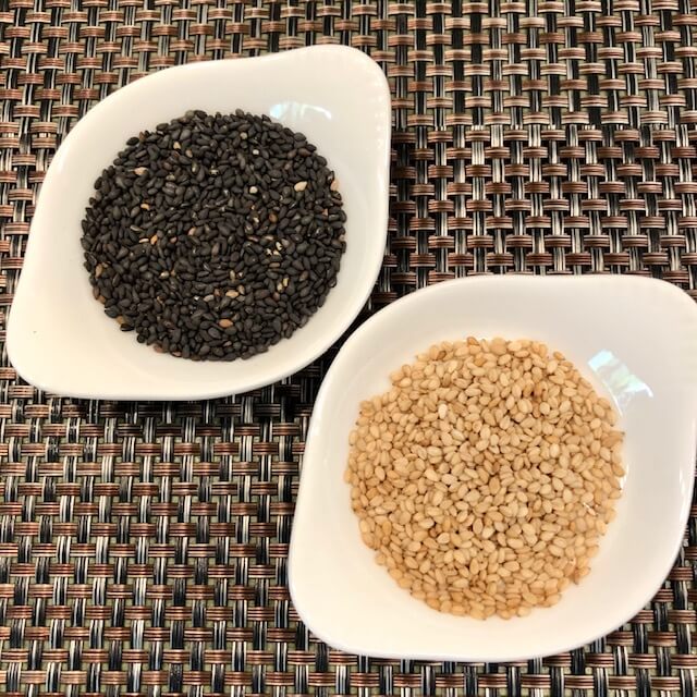 Goma ae - Japanese sesame salad - Black and white sesame seeds