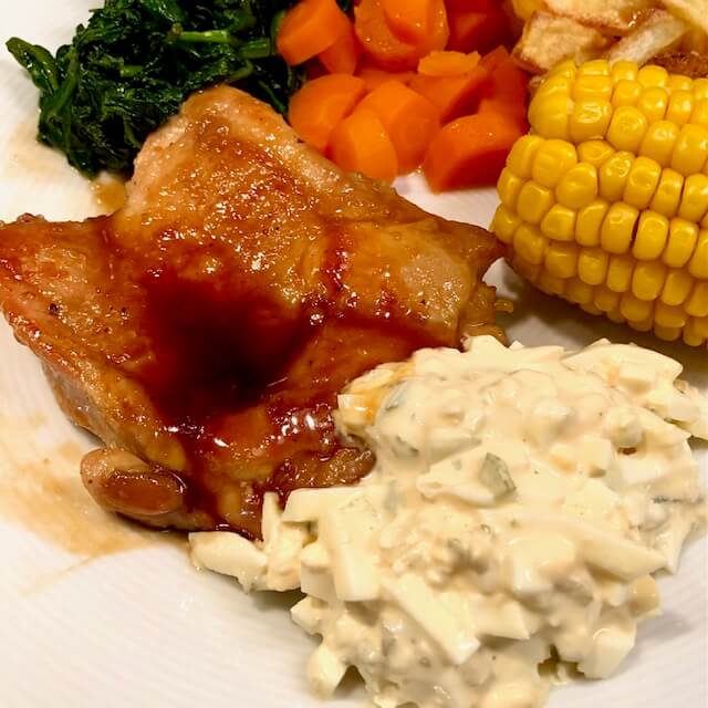 Salmon with Japanese tartar sauce - chicken with Japanese tartar sauce
