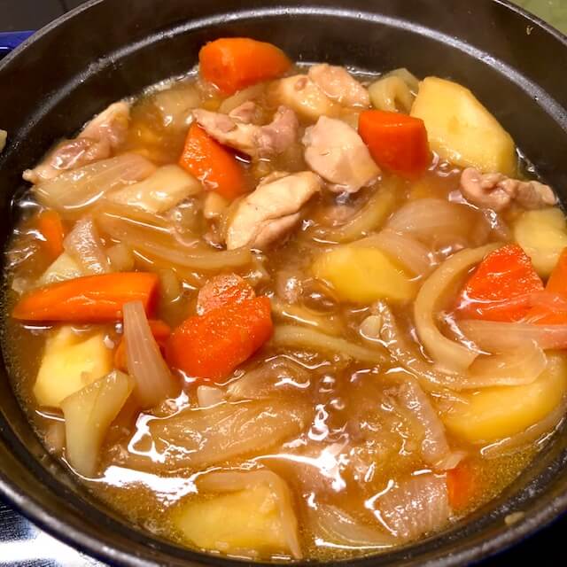 Japanese meat and potato stew - a lot of water from the vegetables