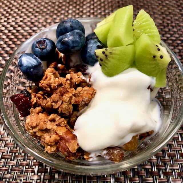 Homemade granola recipe - granola with yogurt and fruits.
